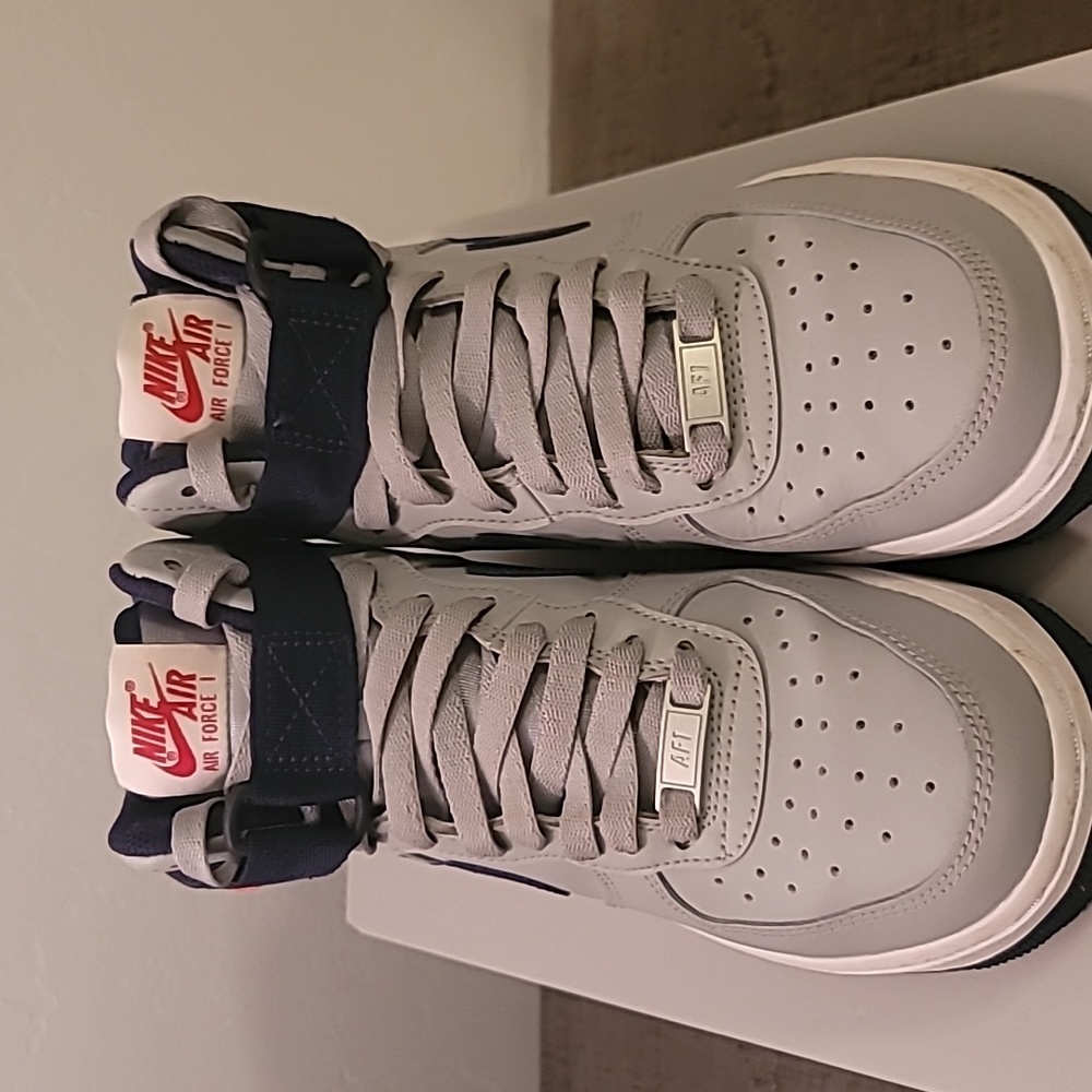 Shoes - Picture 3 of 4